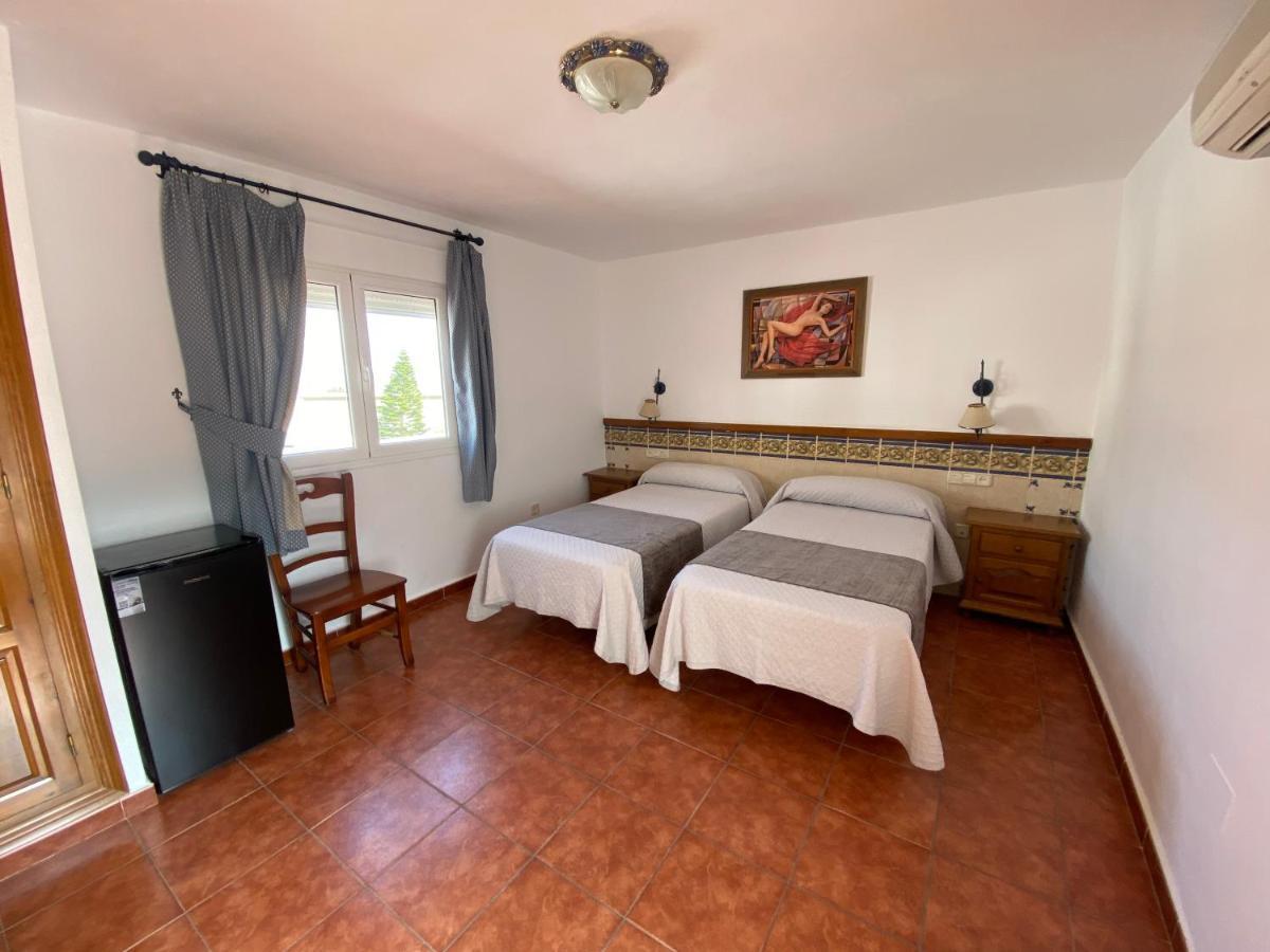 Simon Hotel *